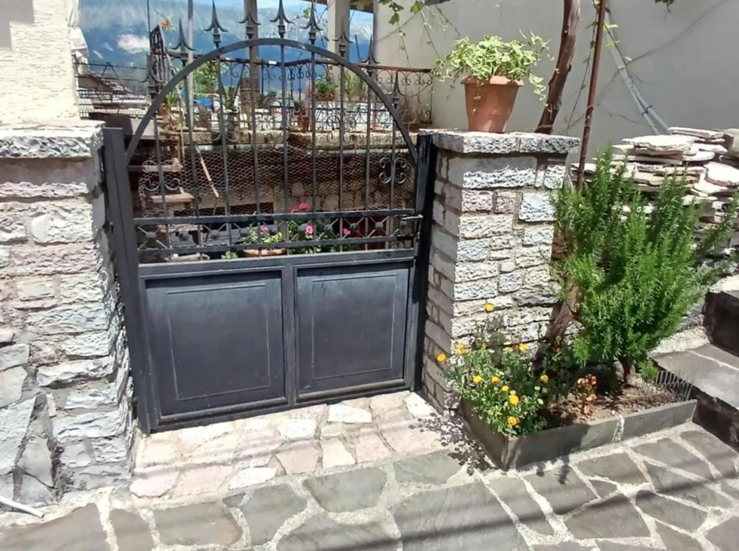 Eniguesthouse Gjirokastër 0*,  Albánie