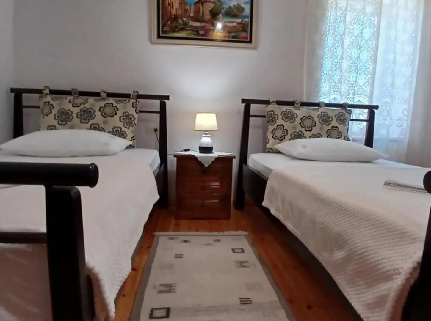 Eniguesthouse Gjirokastër 0*,